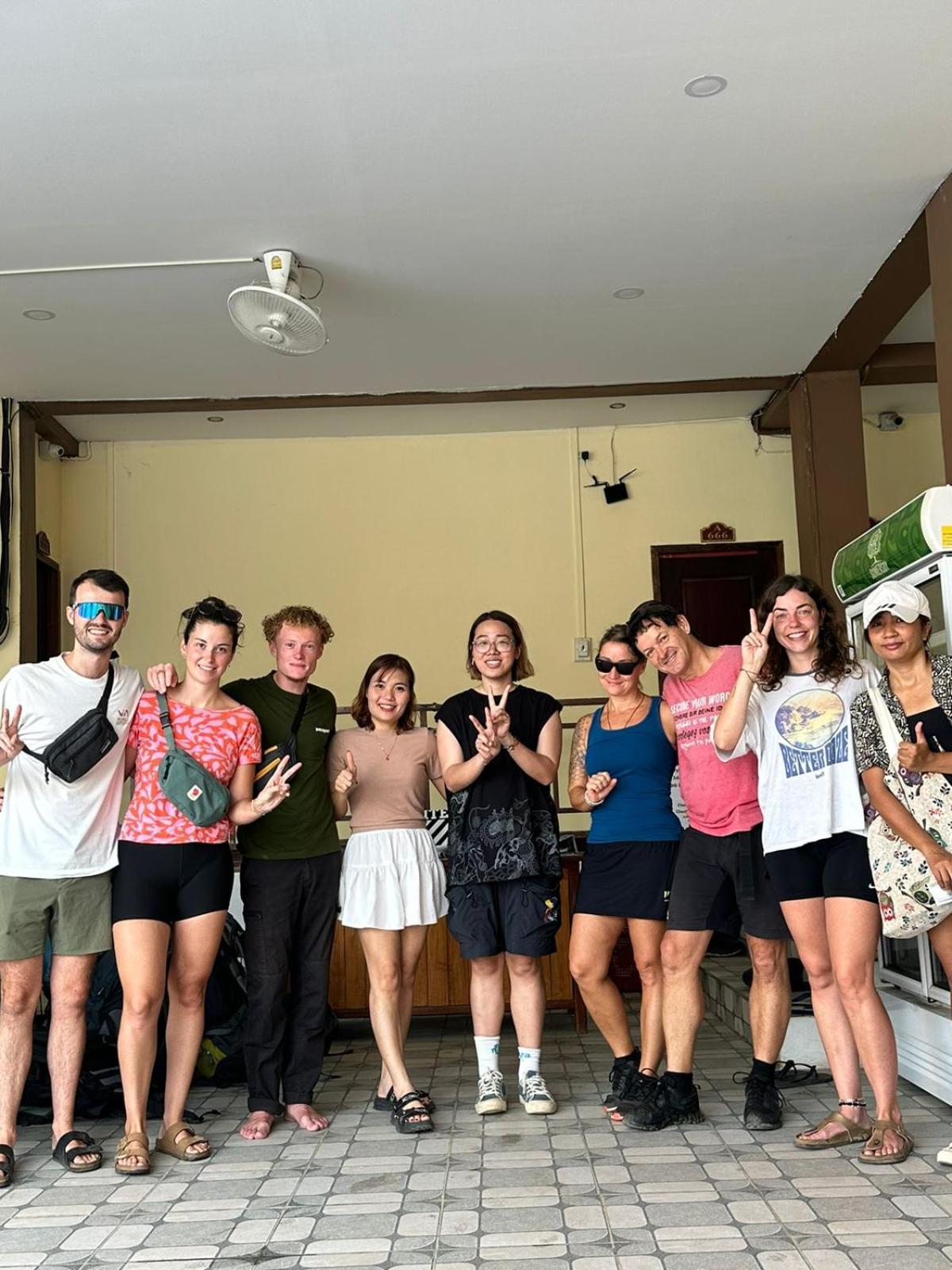 Vang Vieng Global Hostel Екстер'єр фото